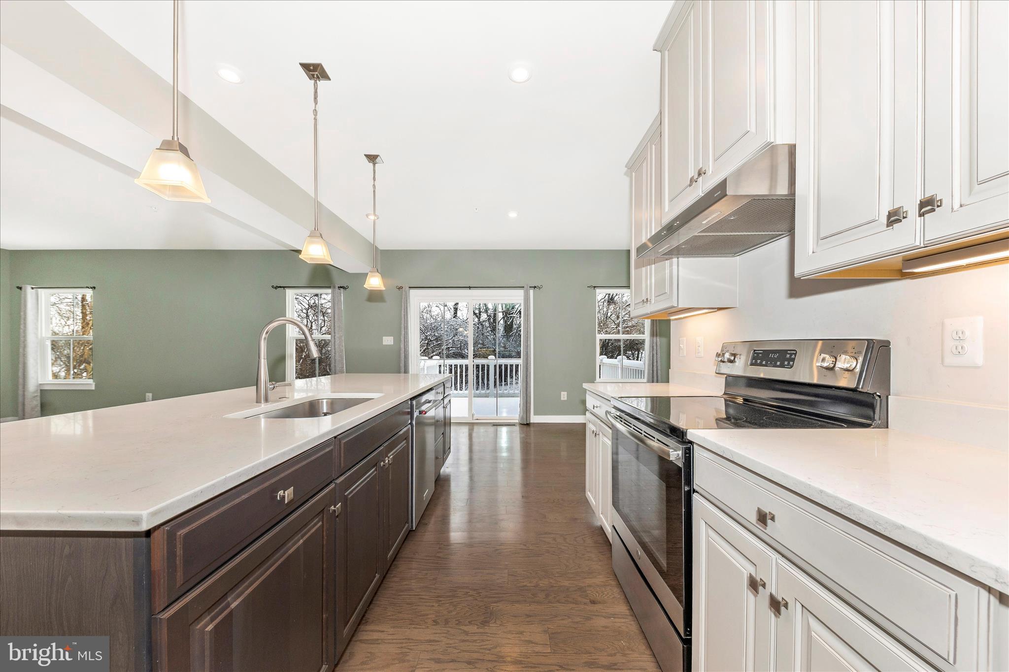 WOODBOURNE MANOR - Residential