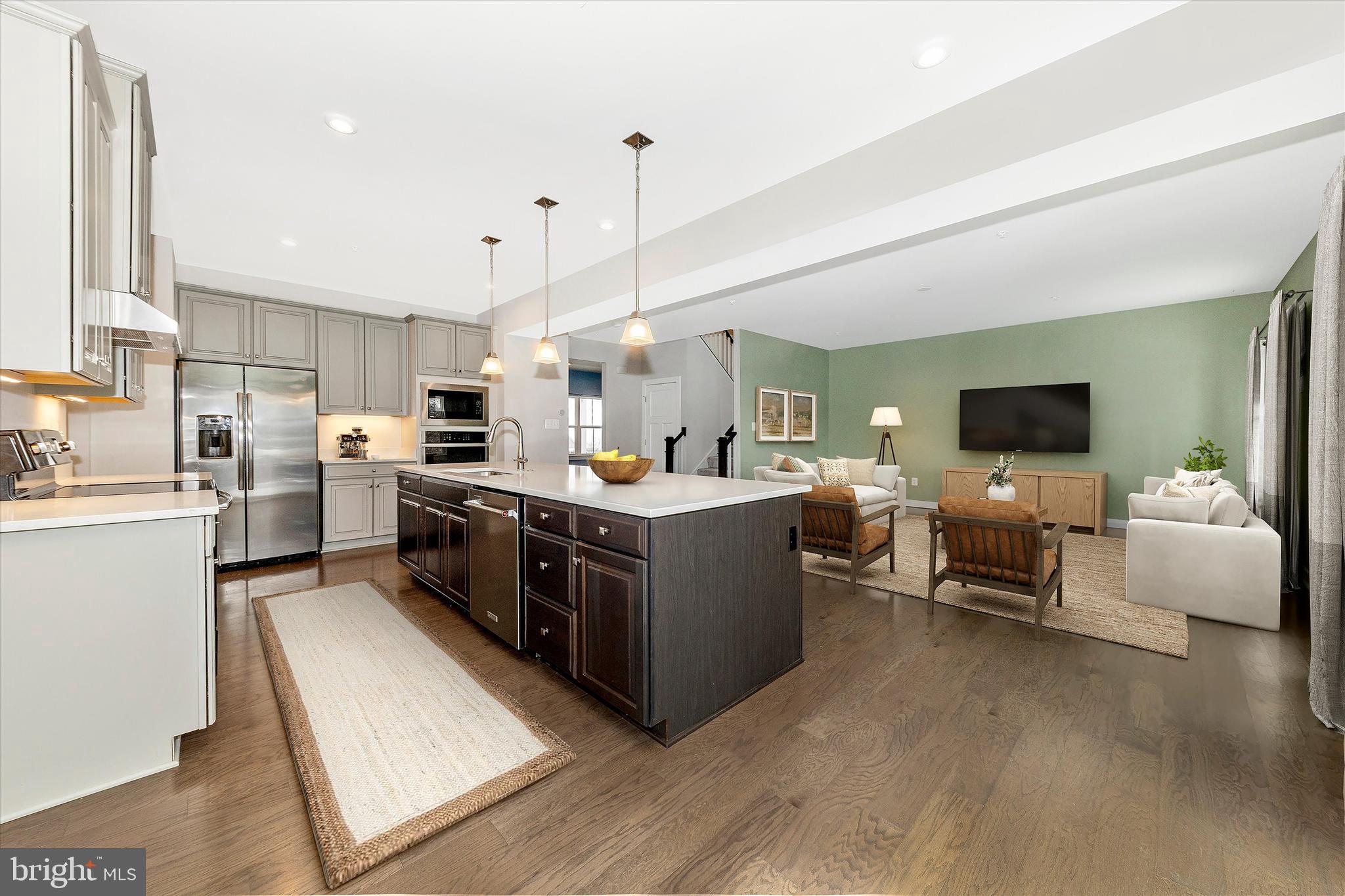 WOODBOURNE MANOR - Residential