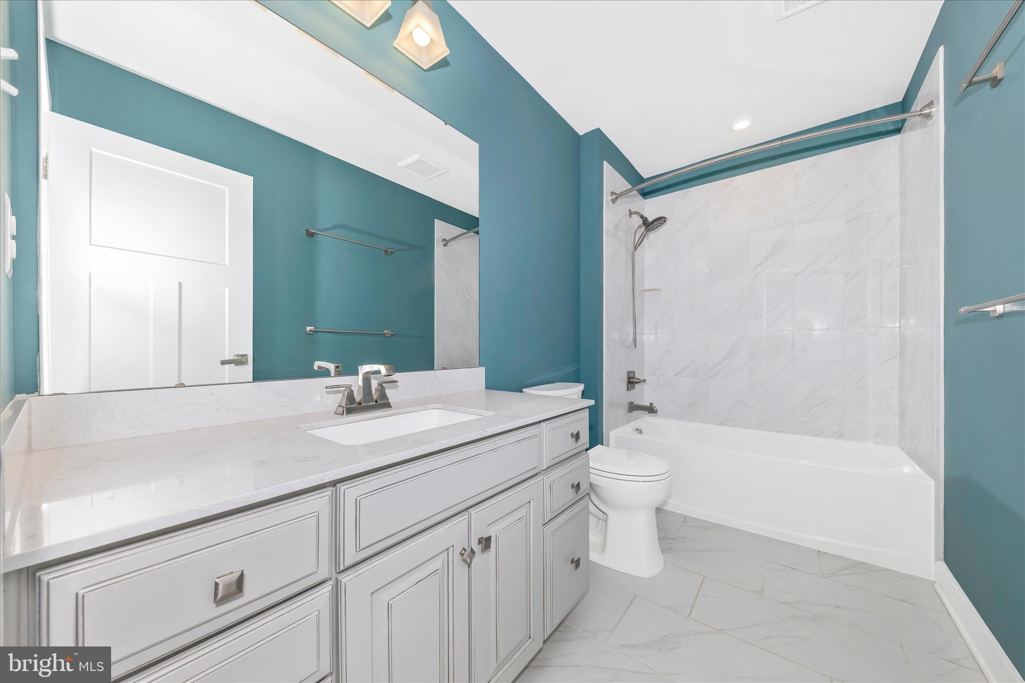 WOODBOURNE MANOR - Residential