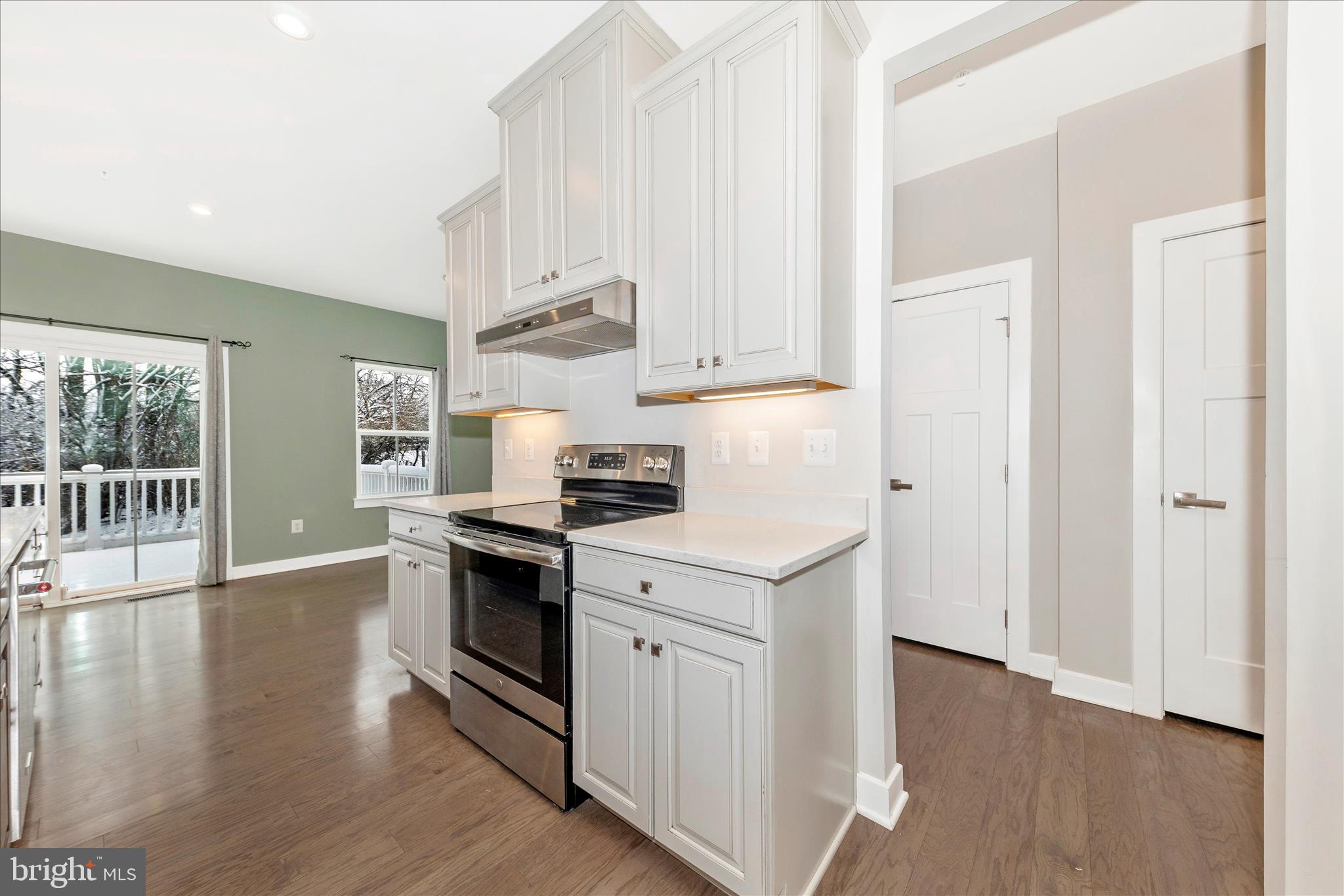 WOODBOURNE MANOR - Residential