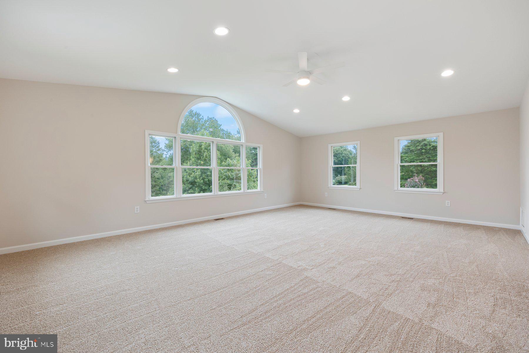 MUNCASTER MANOR - Residential