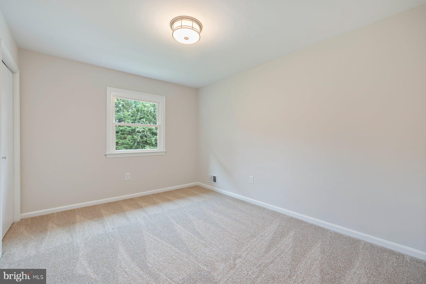 MUNCASTER MANOR - Residential