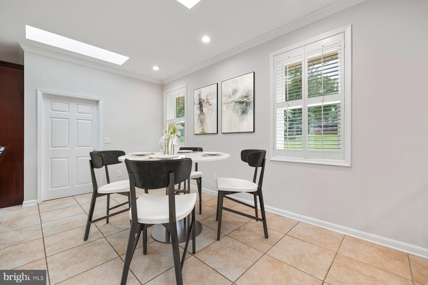 MUNCASTER MANOR - Residential