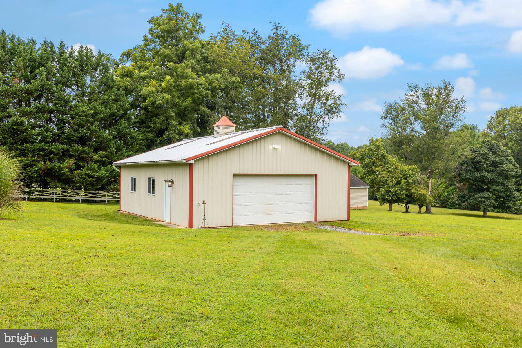 MUNCASTER MANOR - Residential