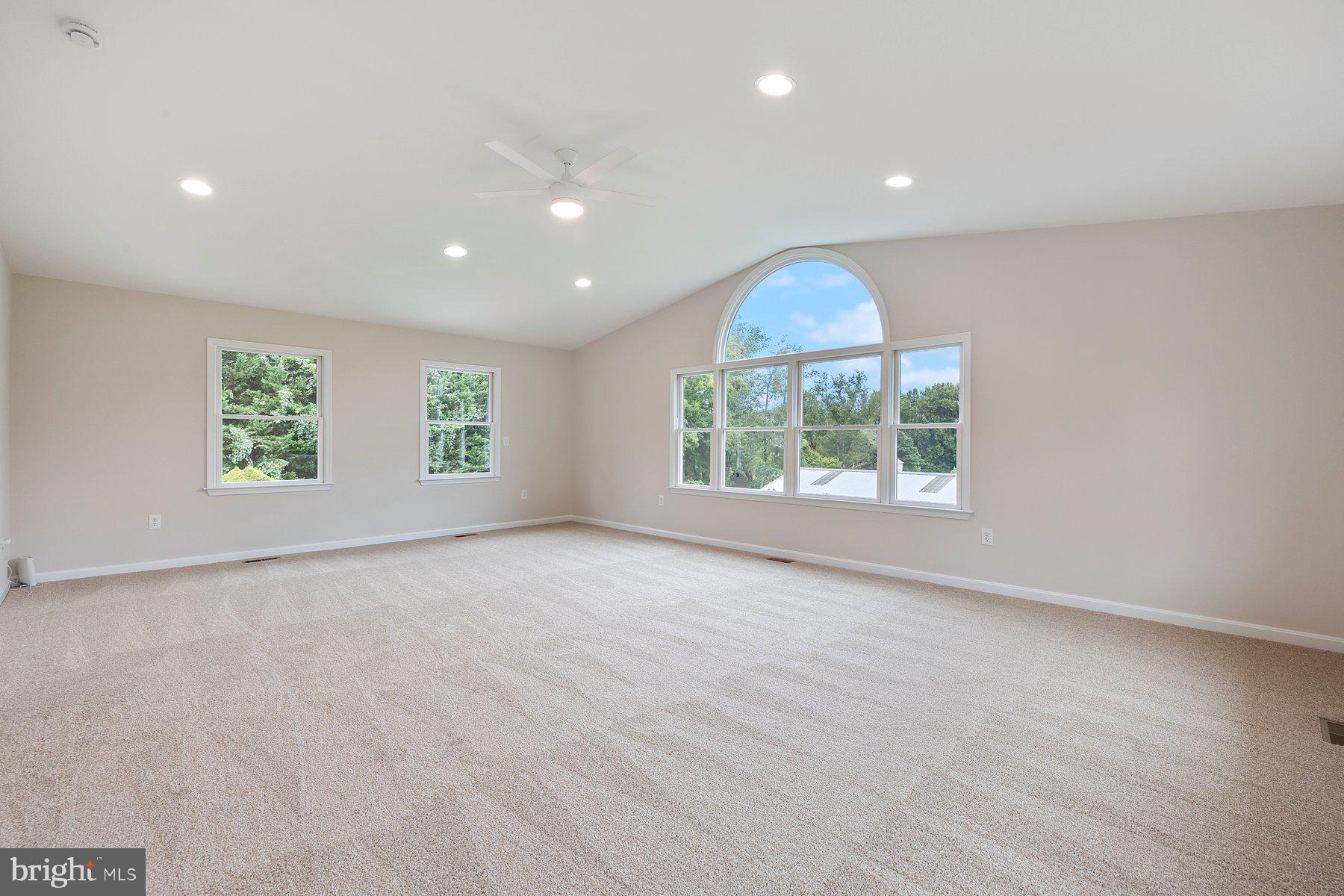 MUNCASTER MANOR - Residential