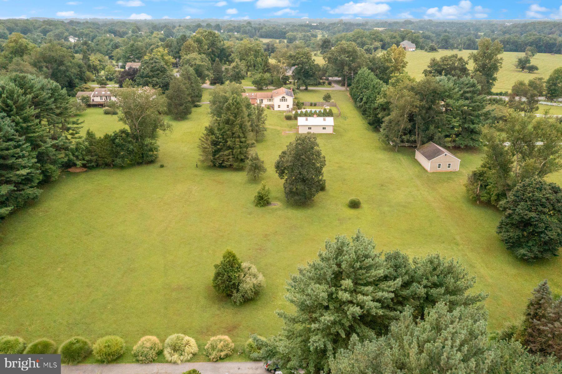 MUNCASTER MANOR - Residential