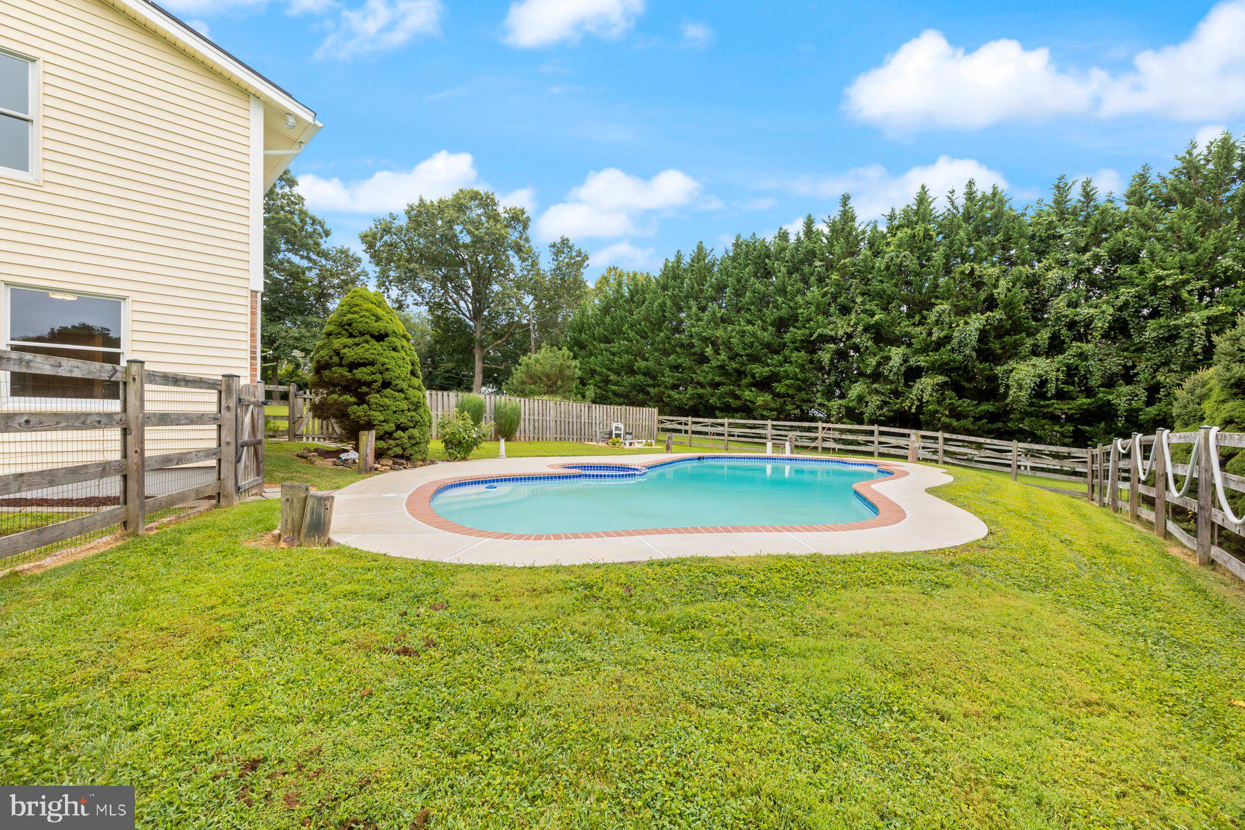 MUNCASTER MANOR - Residential