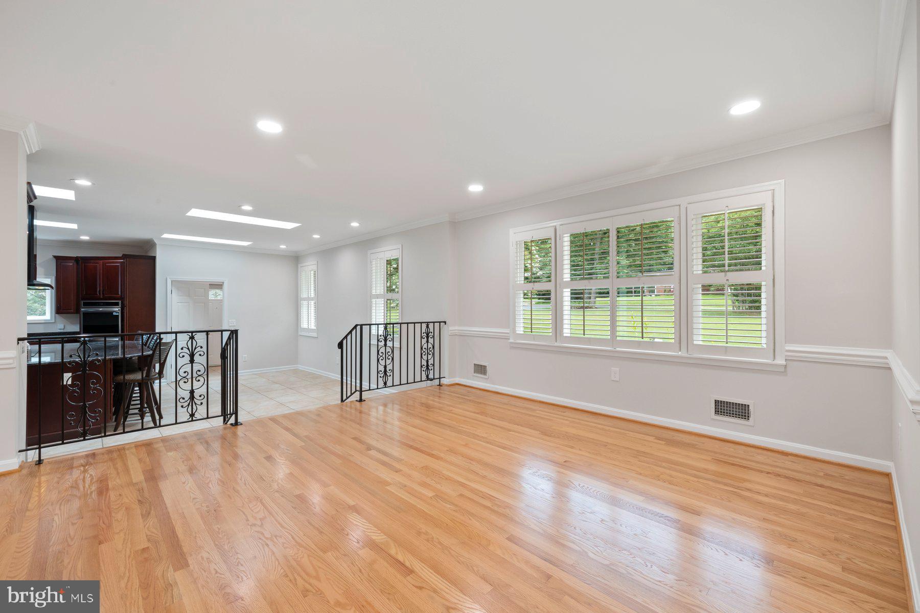 MUNCASTER MANOR - Residential