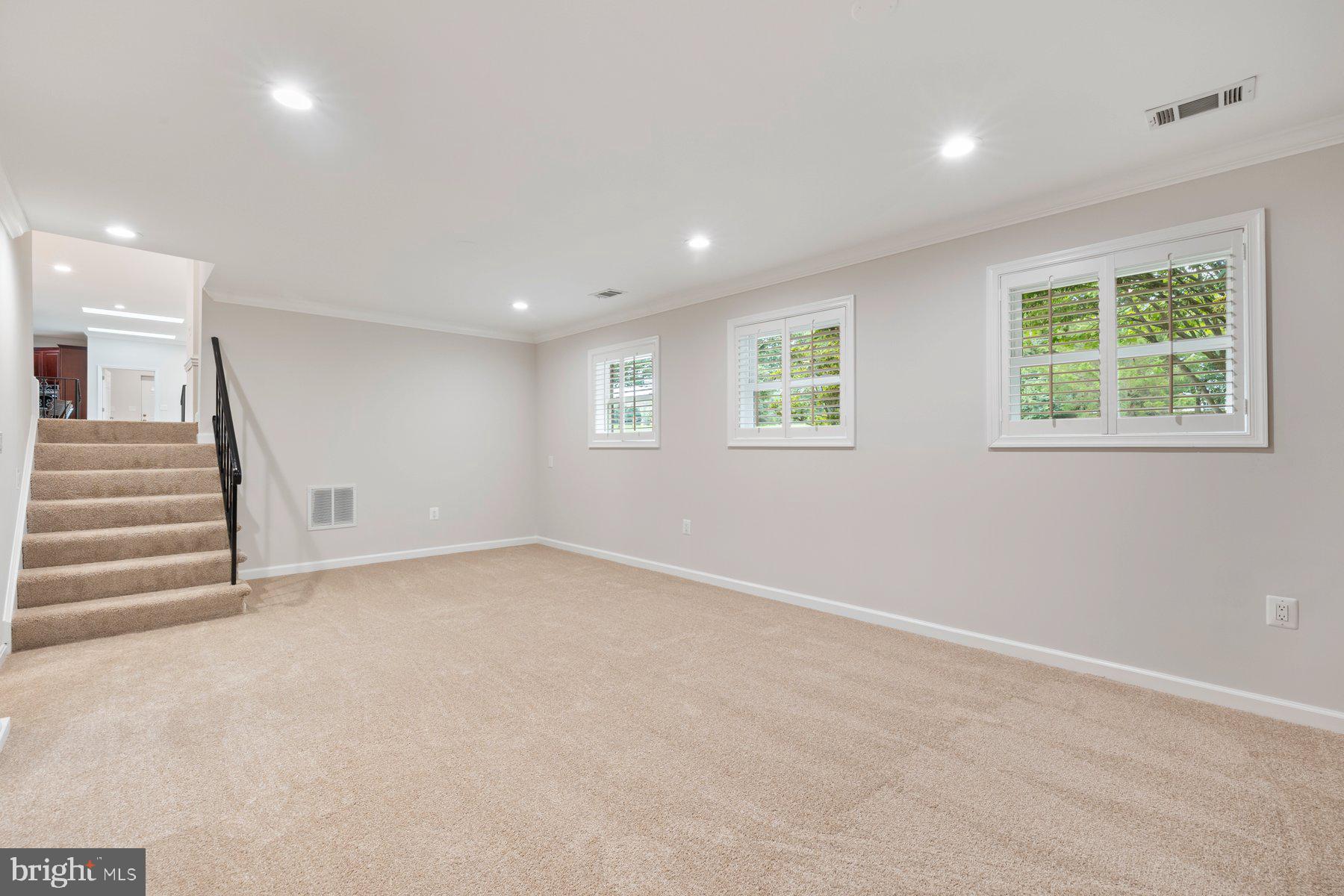 MUNCASTER MANOR - Residential