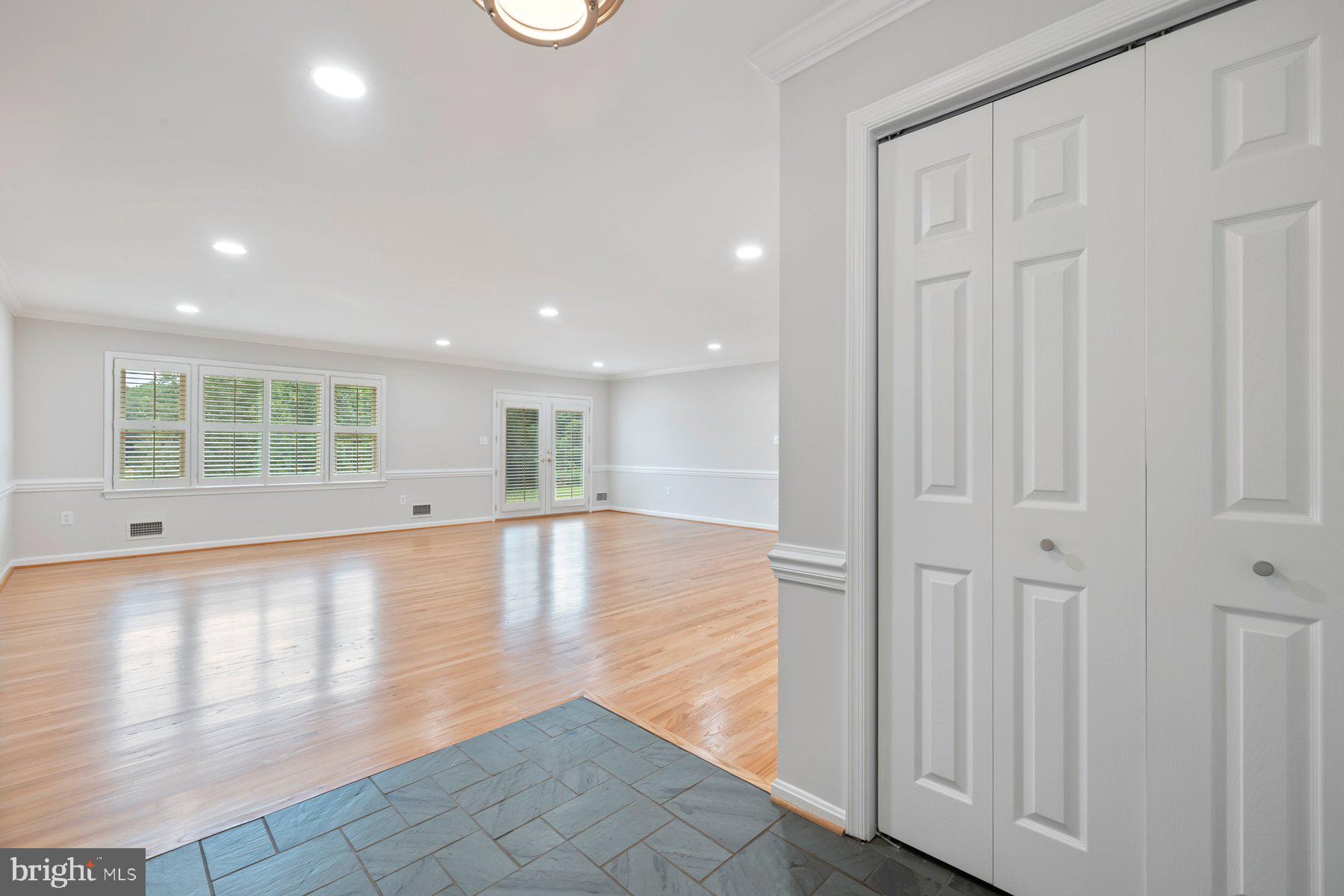 MUNCASTER MANOR - Residential