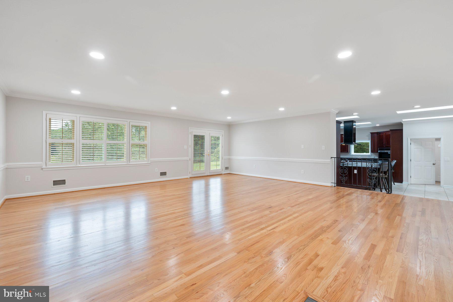 MUNCASTER MANOR - Residential