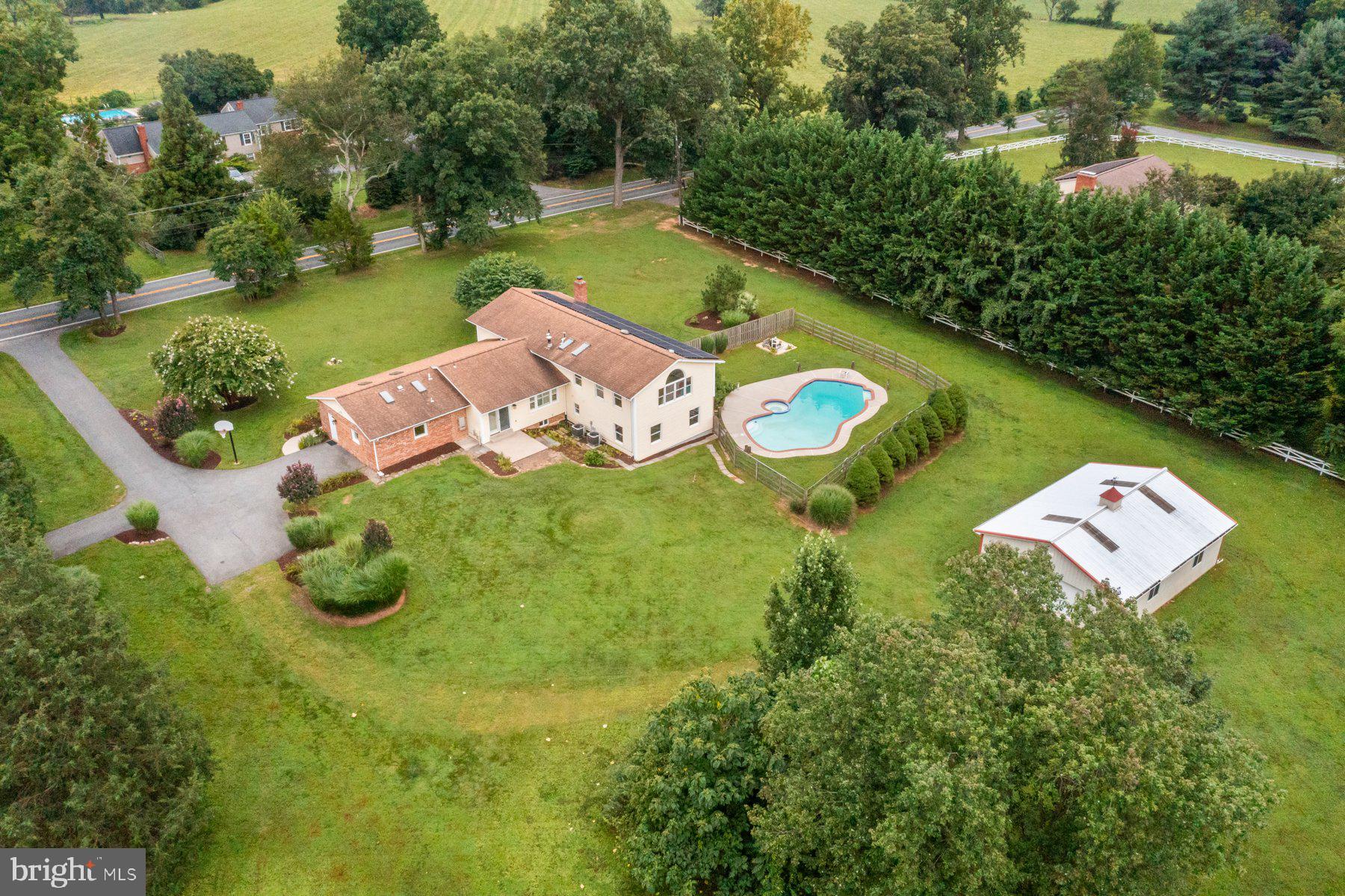 MUNCASTER MANOR - Residential