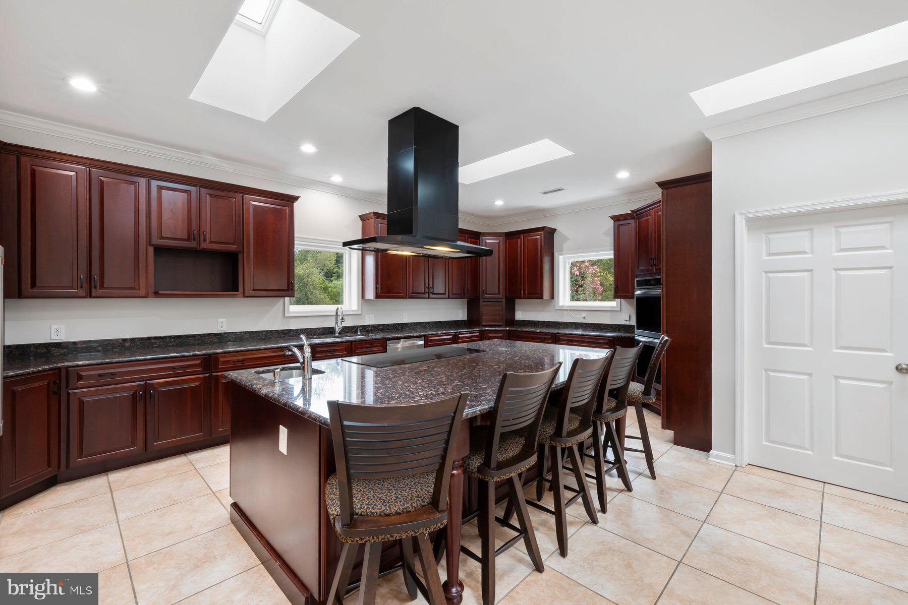 MUNCASTER MANOR - Residential