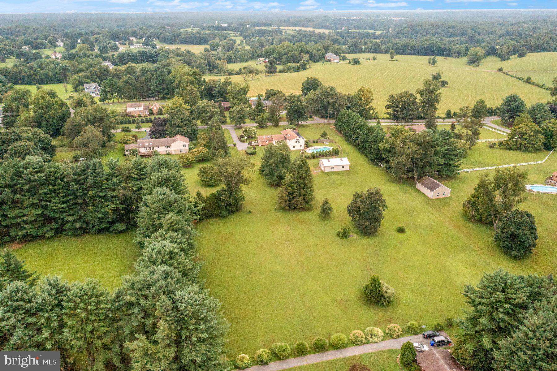 MUNCASTER MANOR - Residential