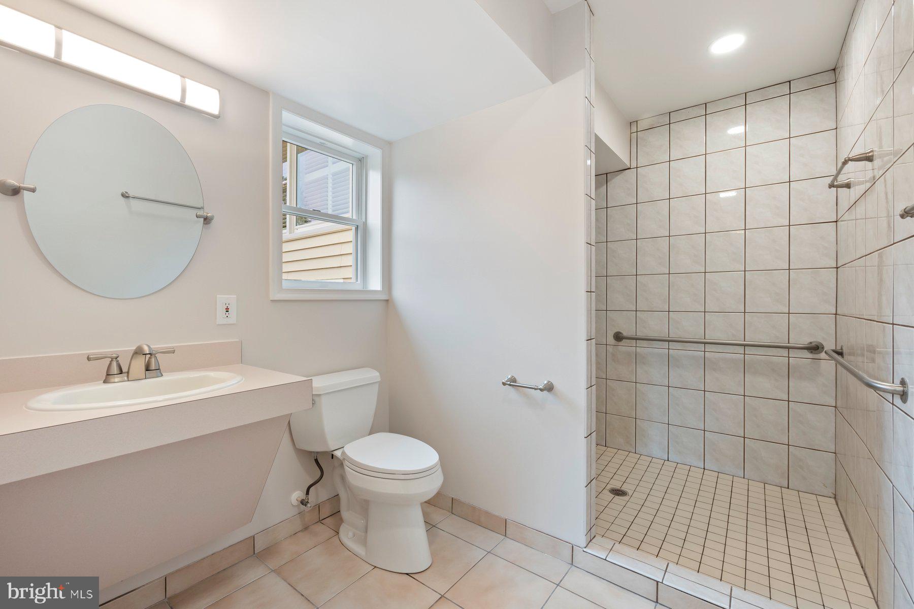 MUNCASTER MANOR - Residential