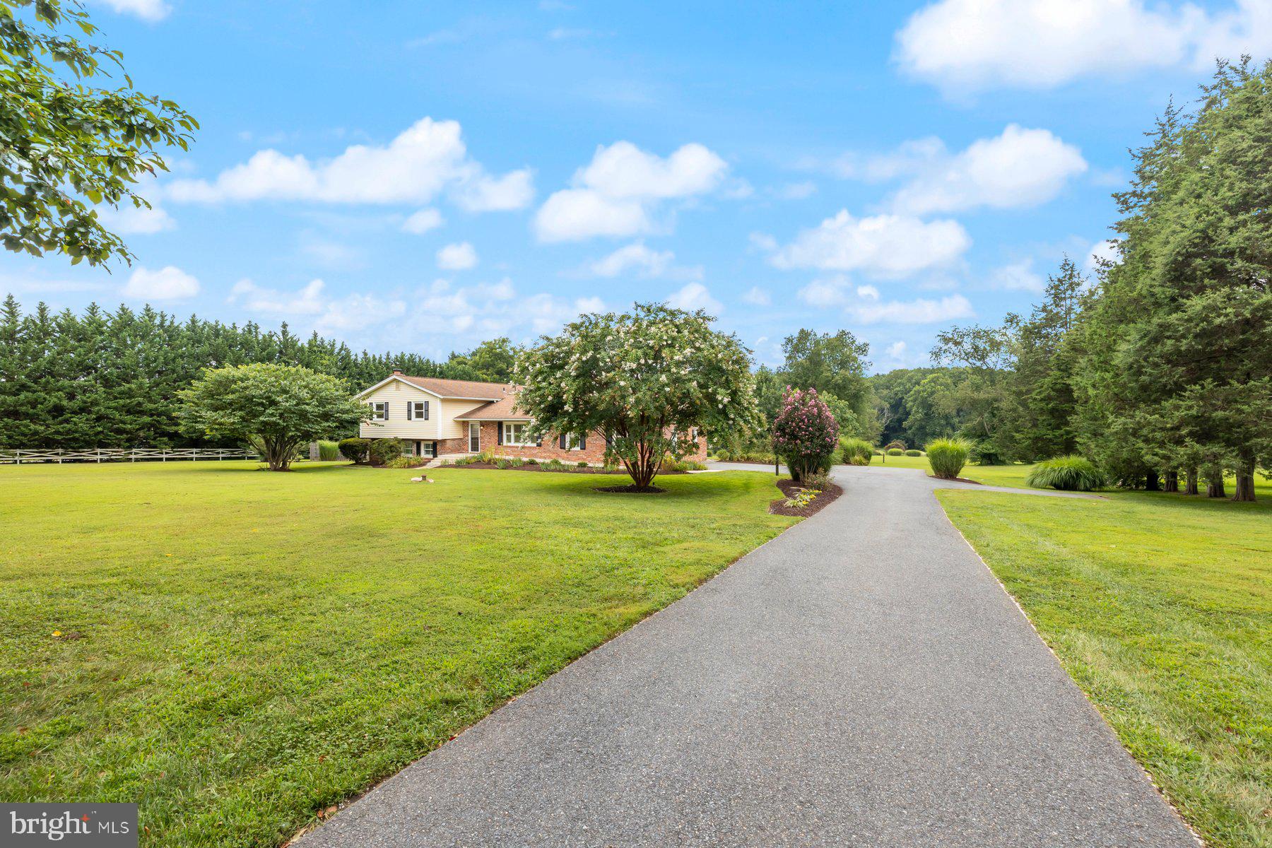 MUNCASTER MANOR - Residential