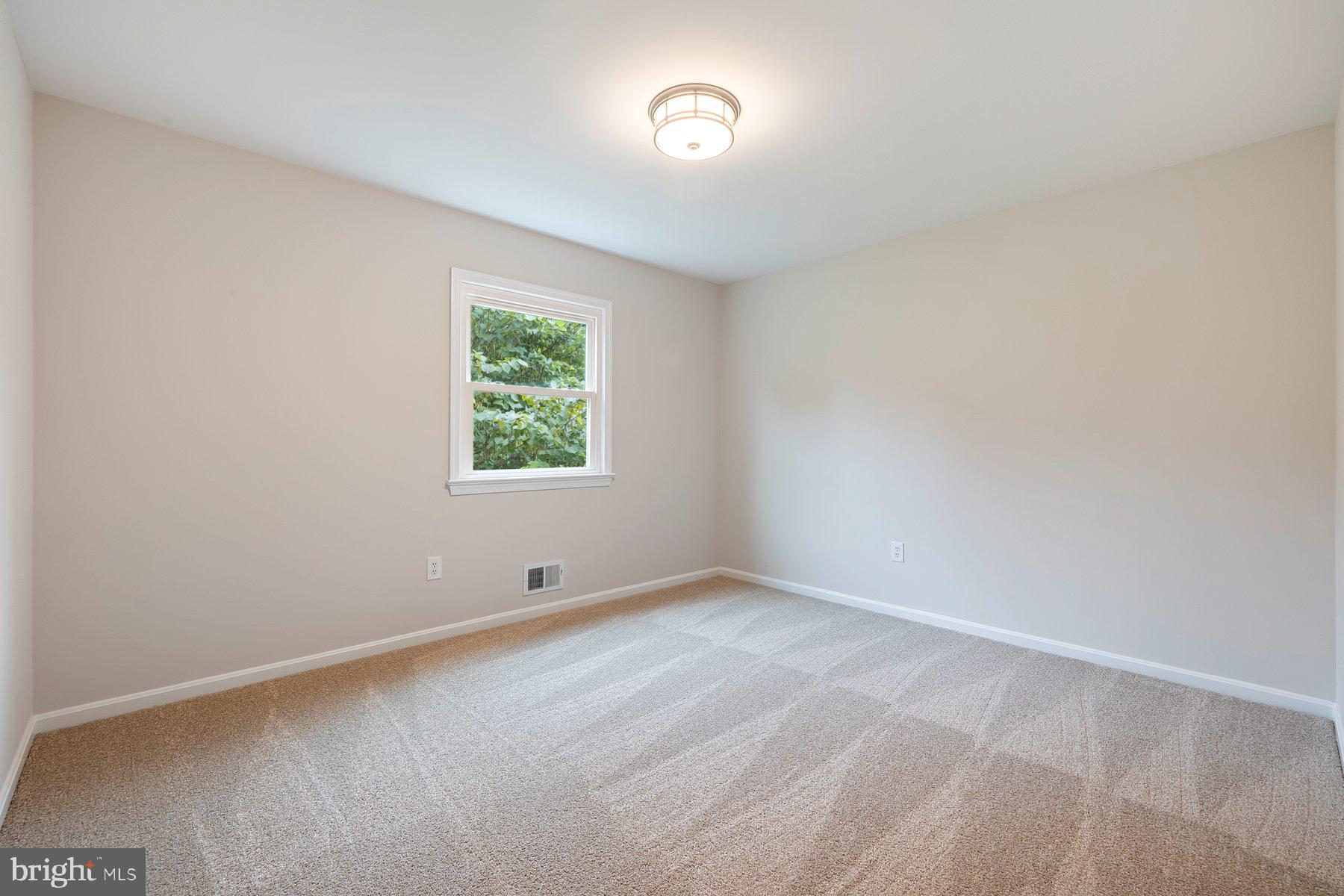 MUNCASTER MANOR - Residential