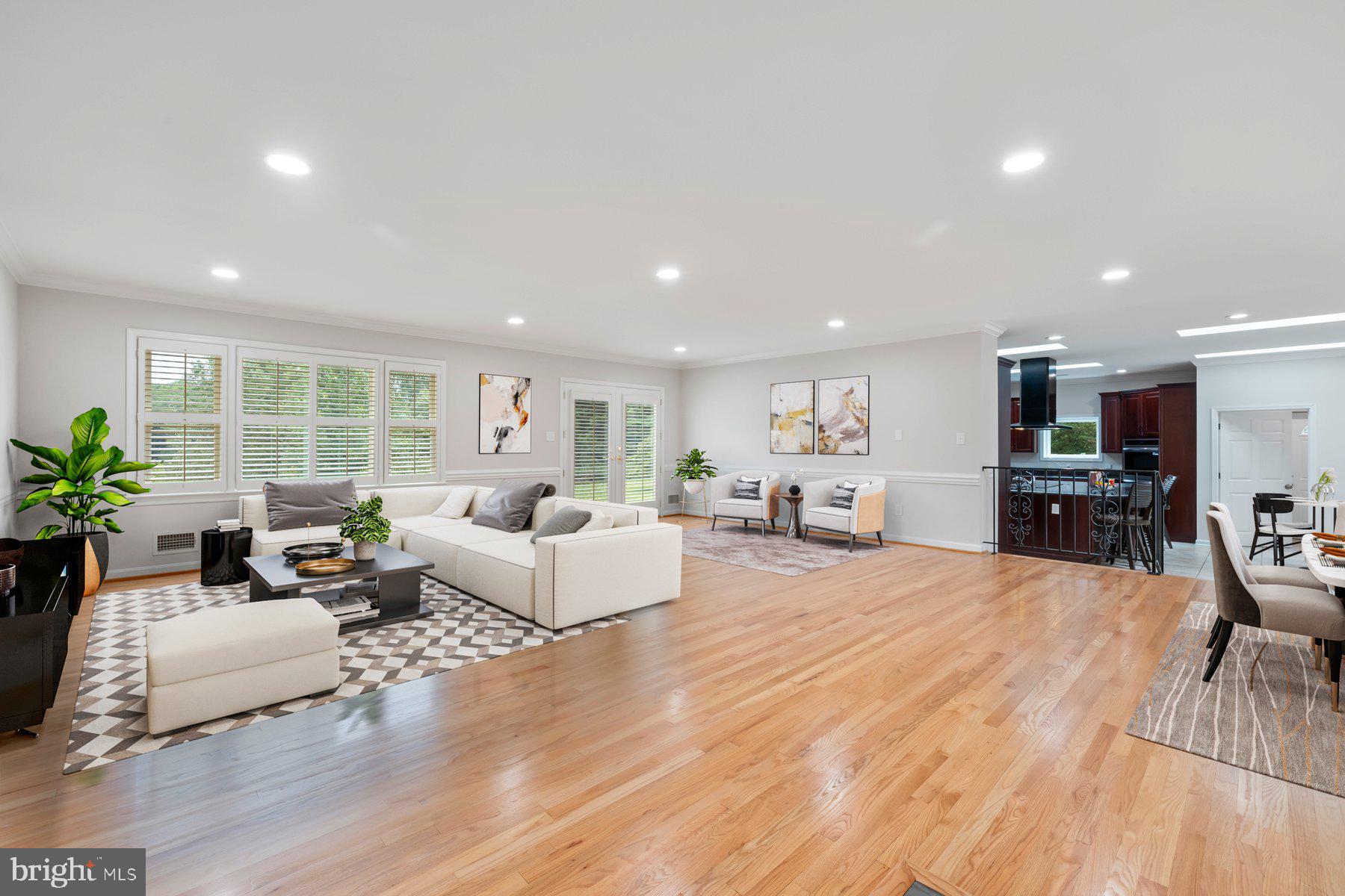 MUNCASTER MANOR - Residential