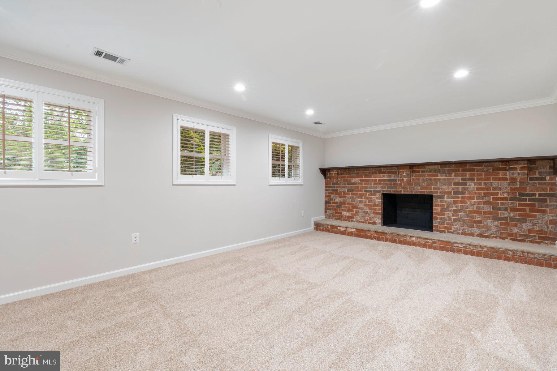 MUNCASTER MANOR - Residential