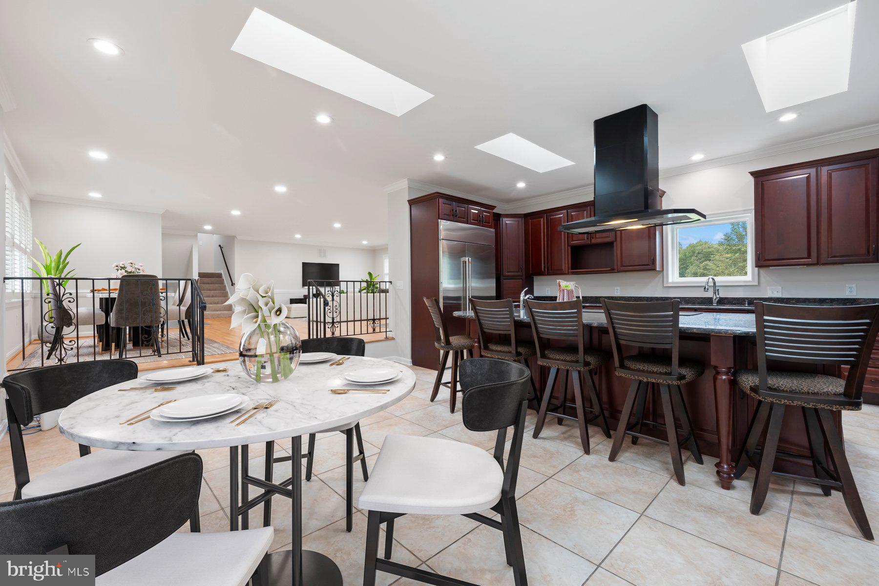 MUNCASTER MANOR - Residential