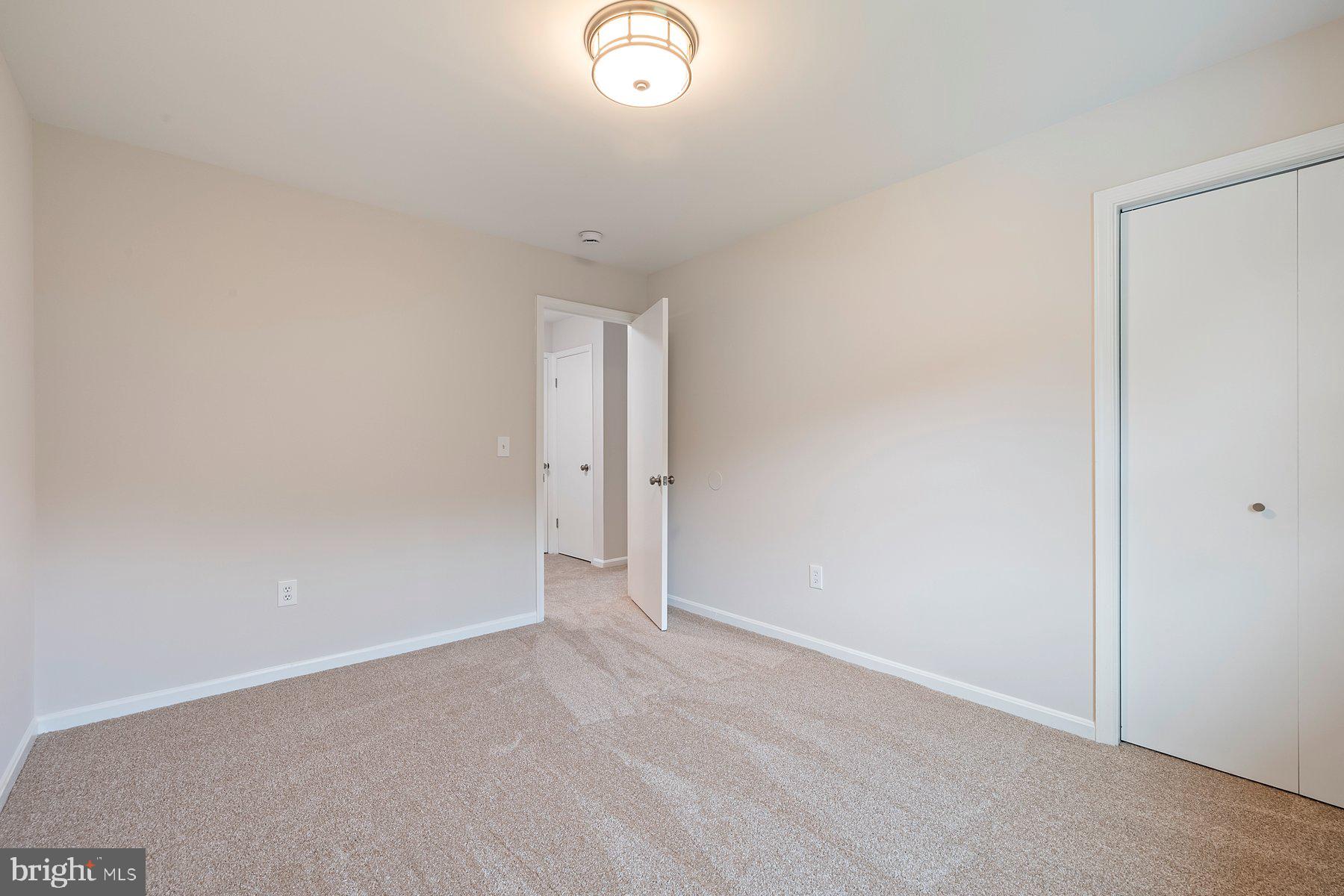 MUNCASTER MANOR - Residential