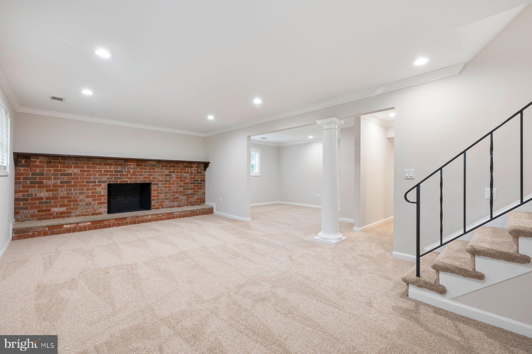 MUNCASTER MANOR - Residential