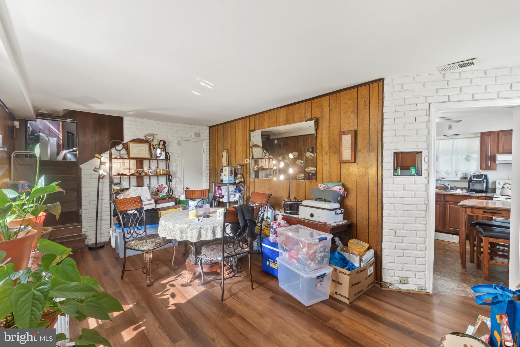 WOODLAWN HEIGHTS - Residential