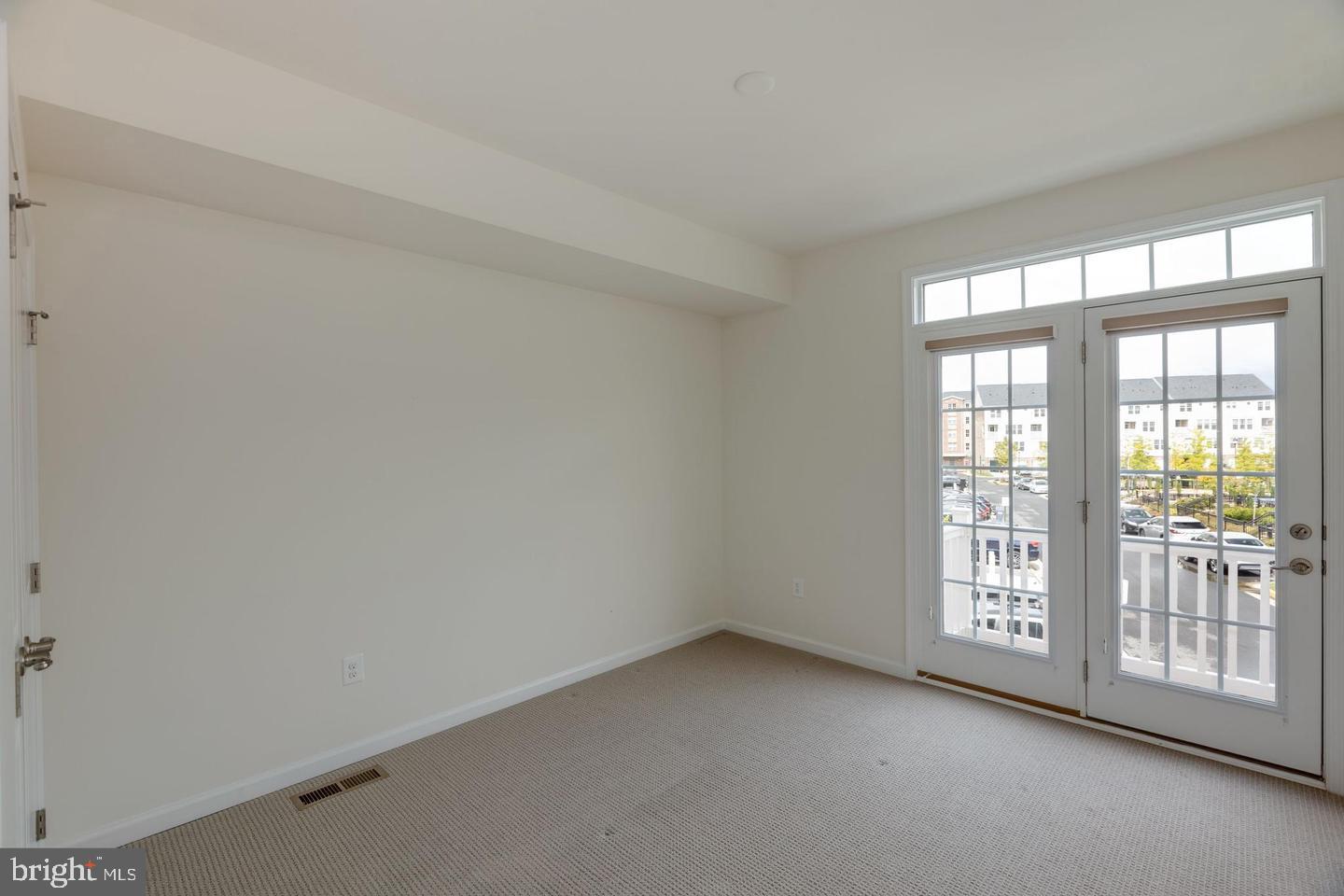 DISCOVERY SQUARE - Residential Lease