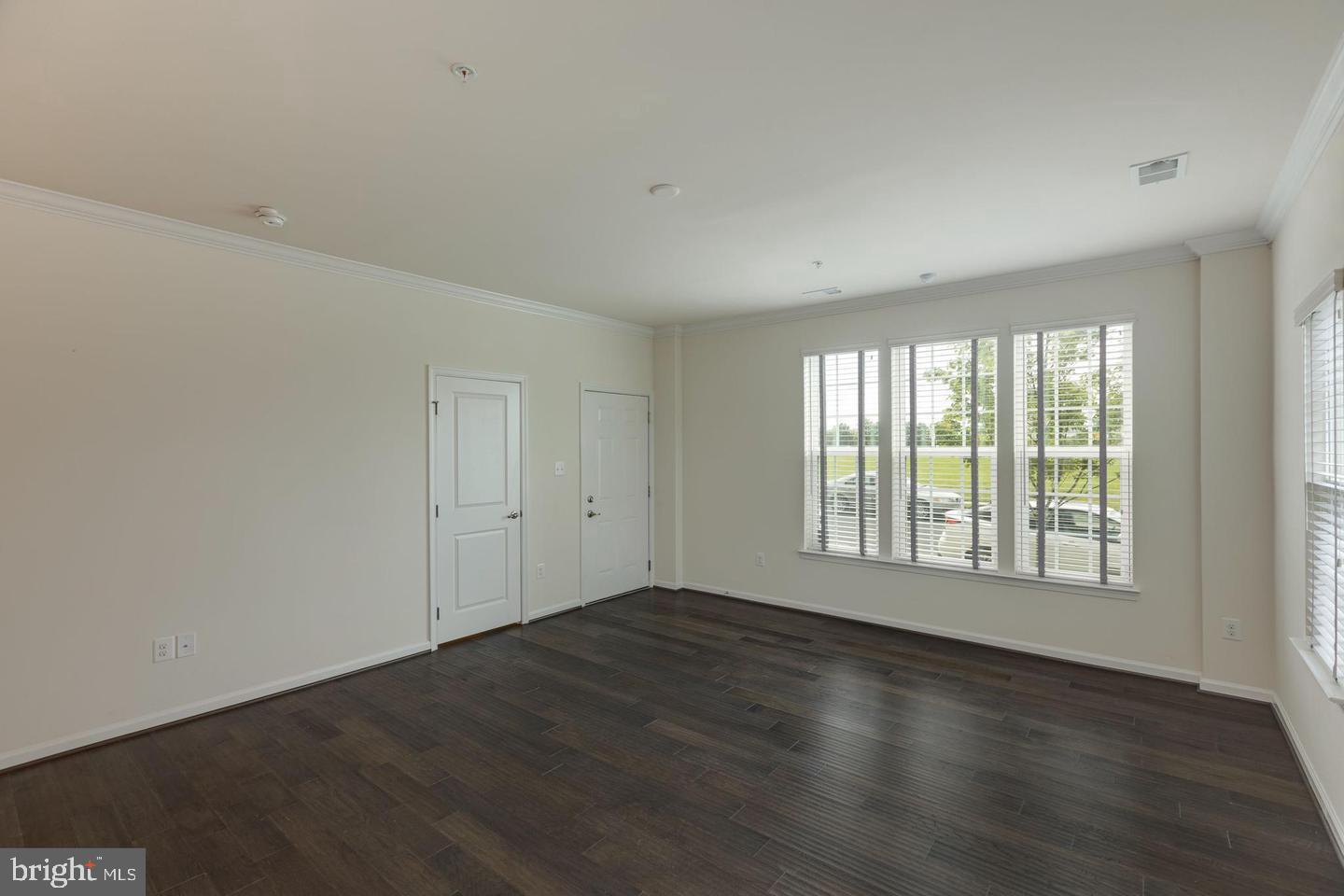 DISCOVERY SQUARE - Residential Lease