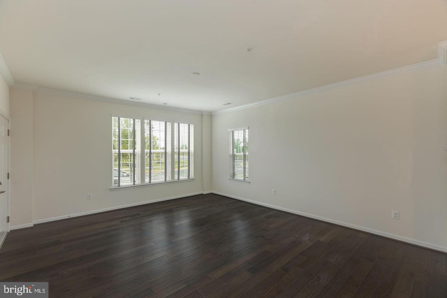 DISCOVERY SQUARE - Residential Lease