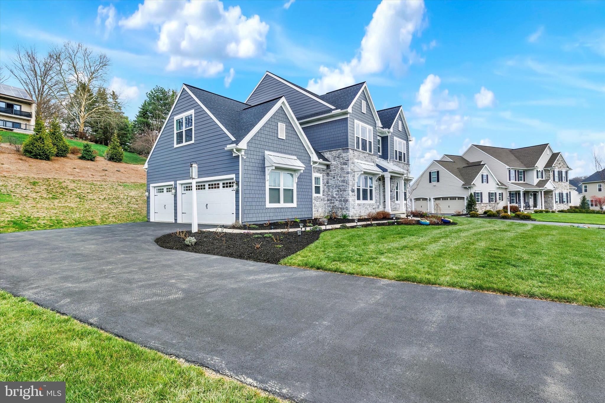 1033 LITITZ BEND DRIVE