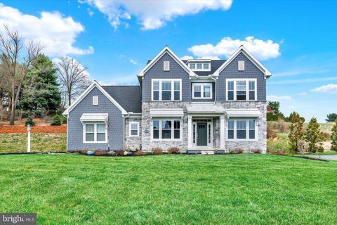 1033 LITITZ BEND DRIVE LITITZ PA 17543