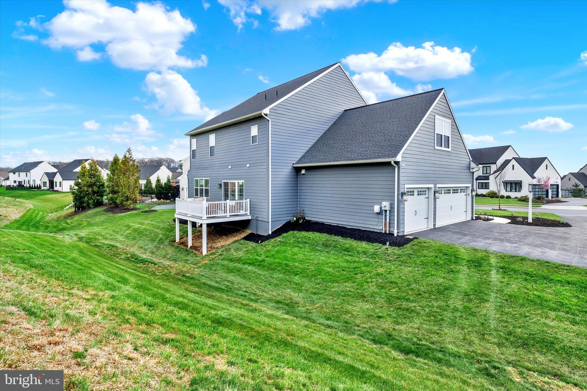 1033 LITITZ BEND DRIVE