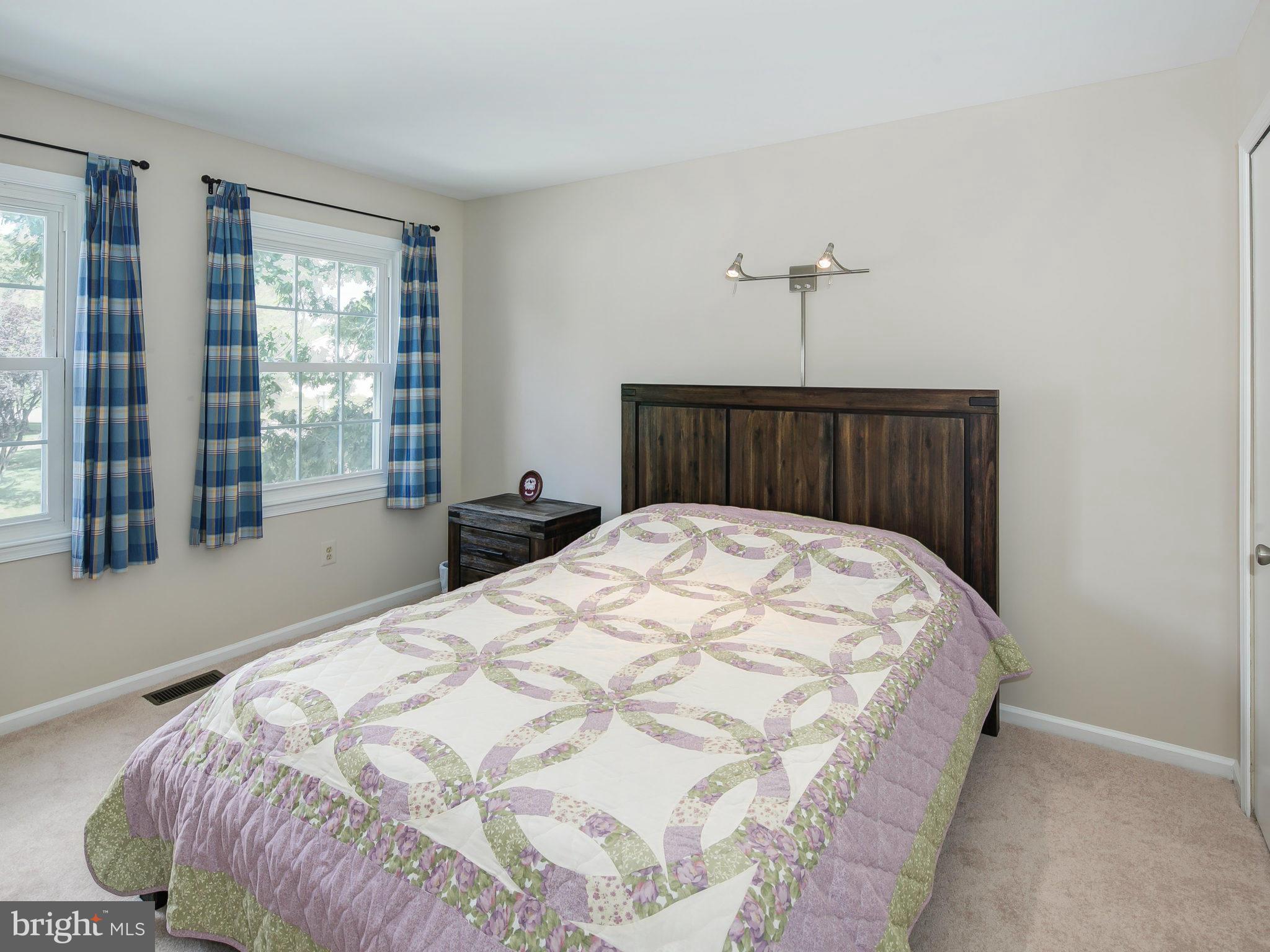 FOX MILL ESTATES - Residential