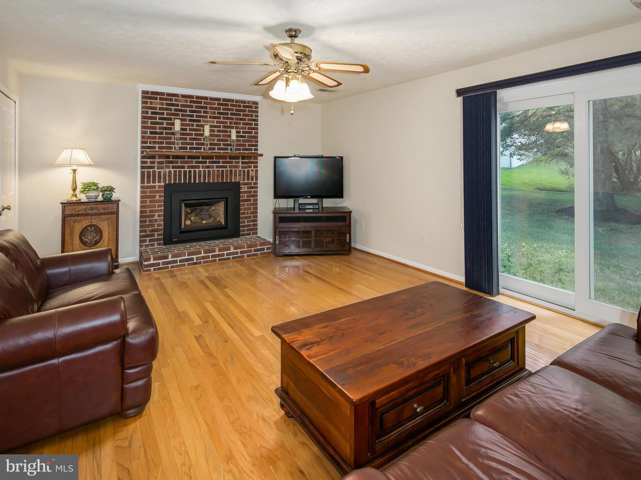 FOX MILL ESTATES - Residential