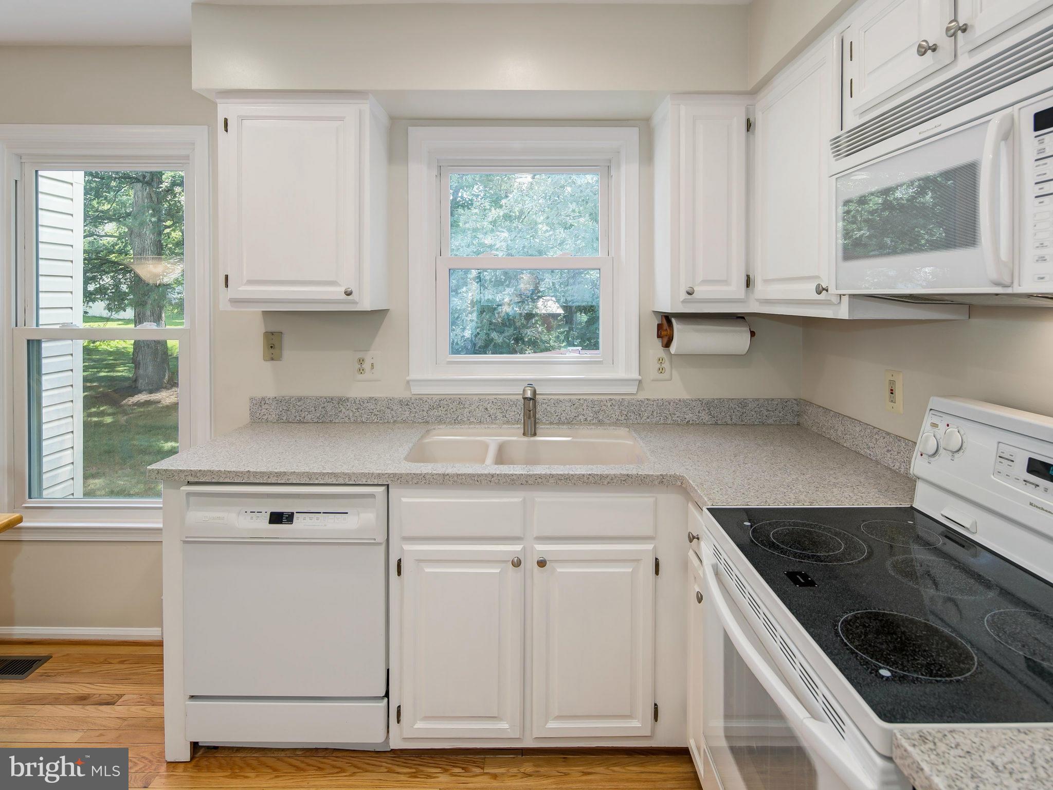 FOX MILL ESTATES - Residential