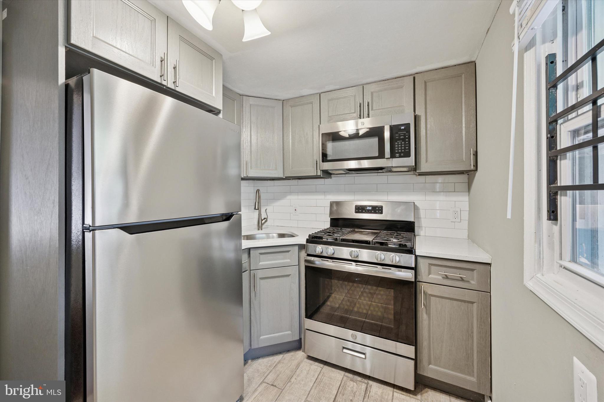 PORT RICHMOND - Residential