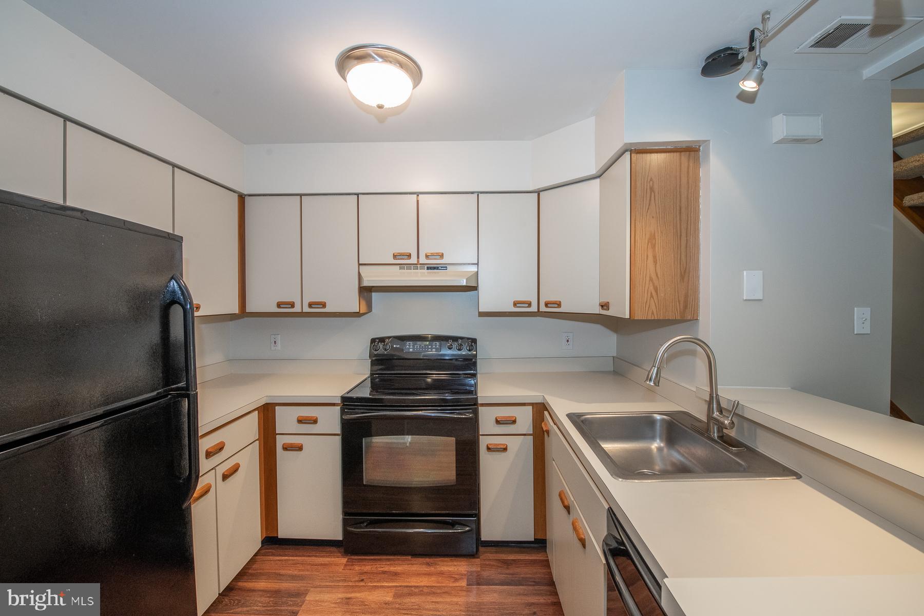 MONTGOMERY BROOKE - Residential