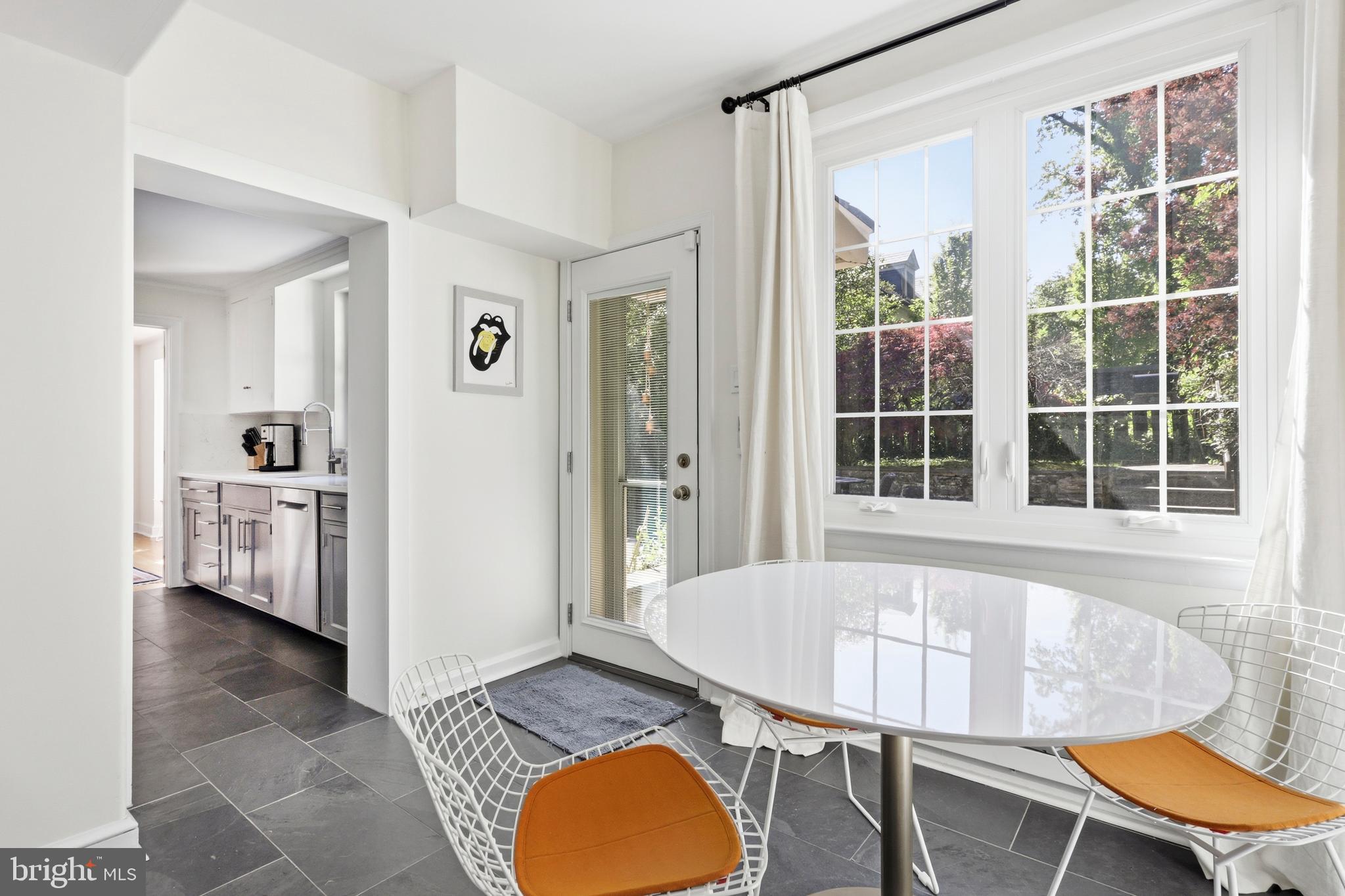 CHESTNUT HILL - Residential