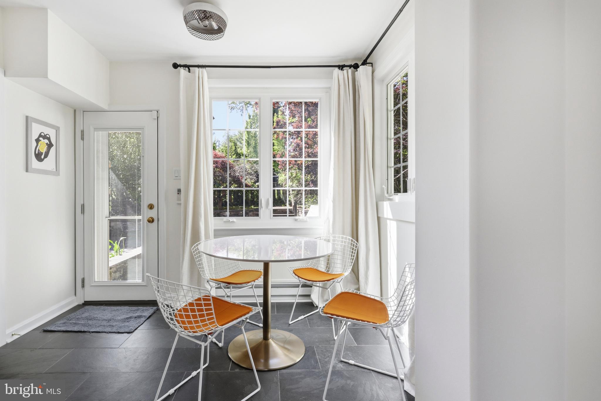 CHESTNUT HILL - Residential