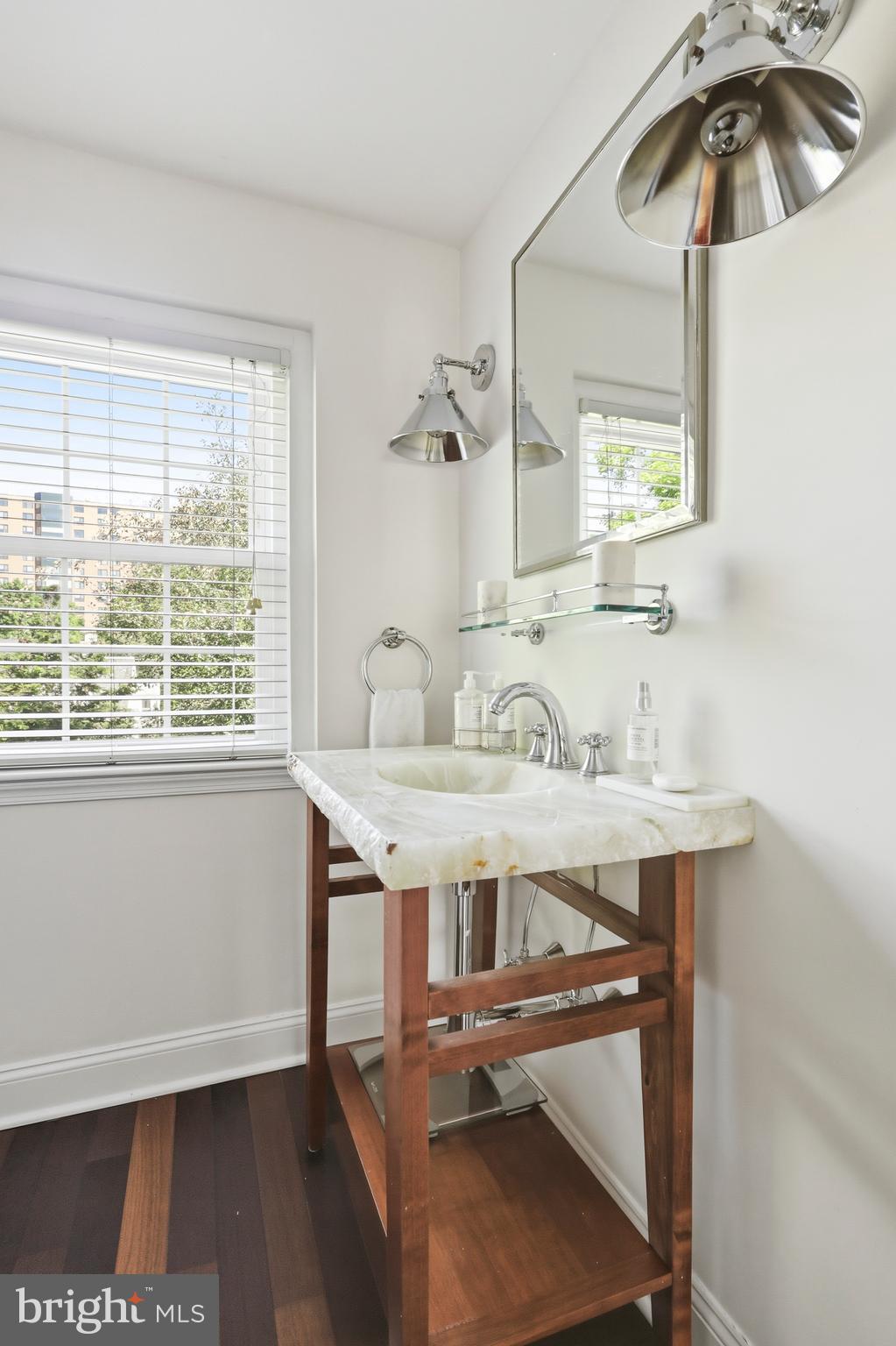 CHESTNUT HILL - Residential