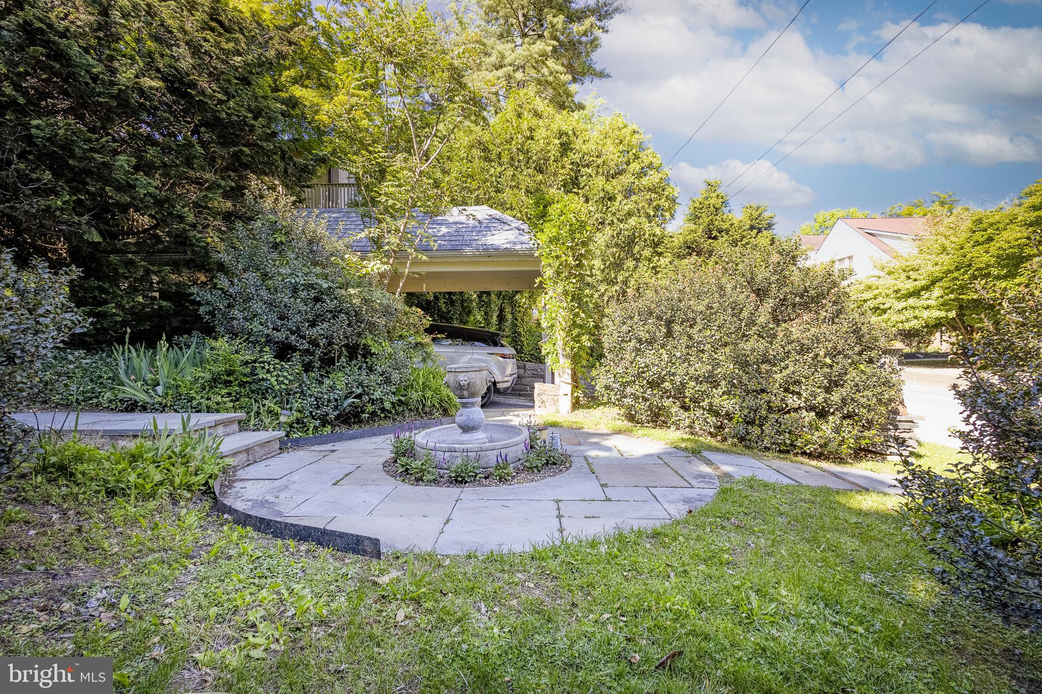 CHESTNUT HILL - Residential