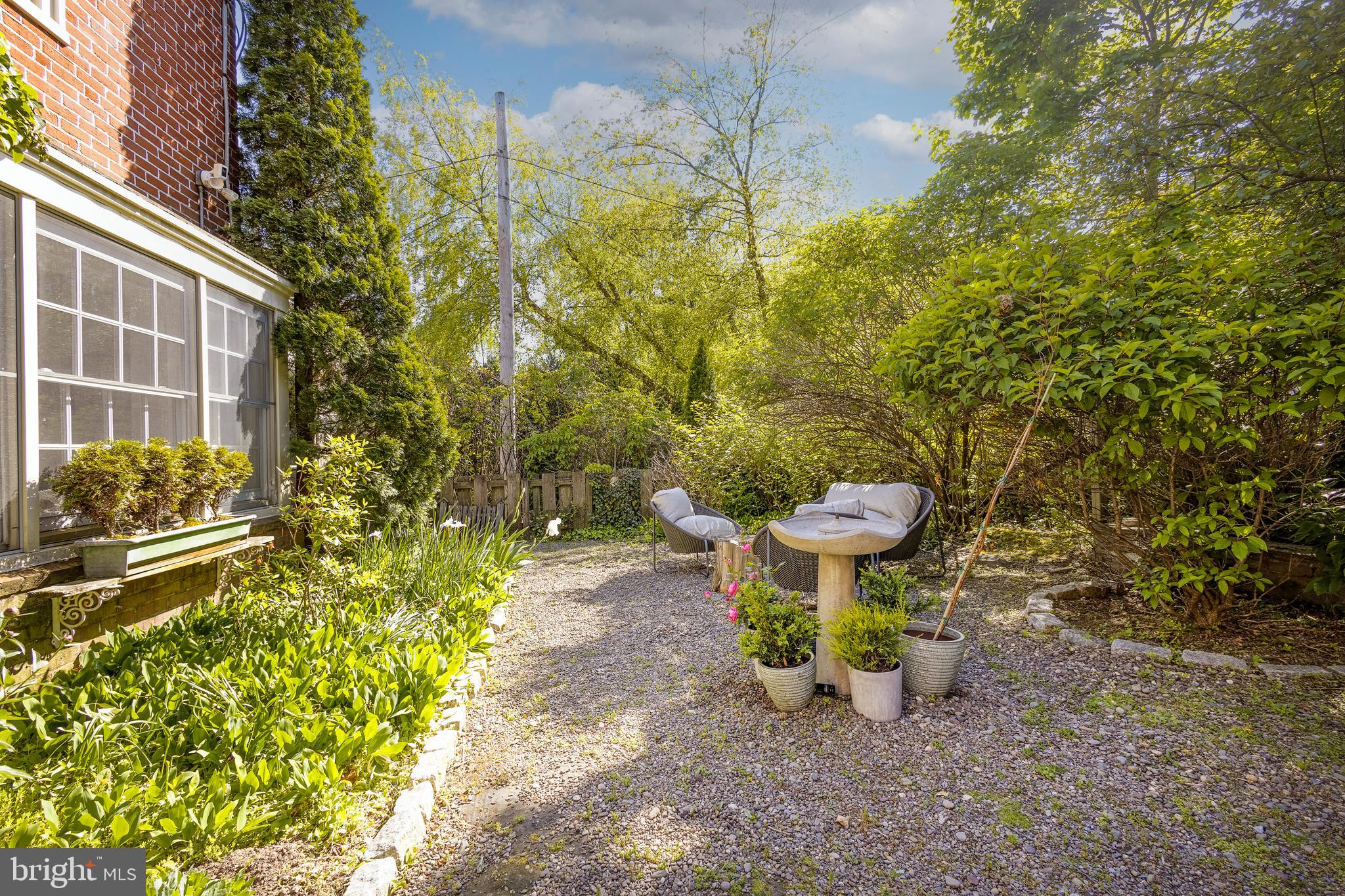 CHESTNUT HILL - Residential