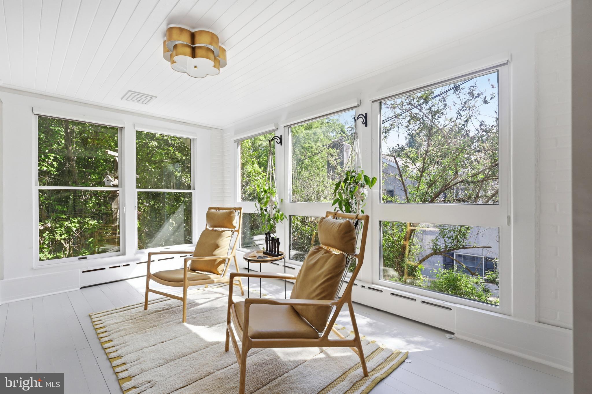 CHESTNUT HILL - Residential