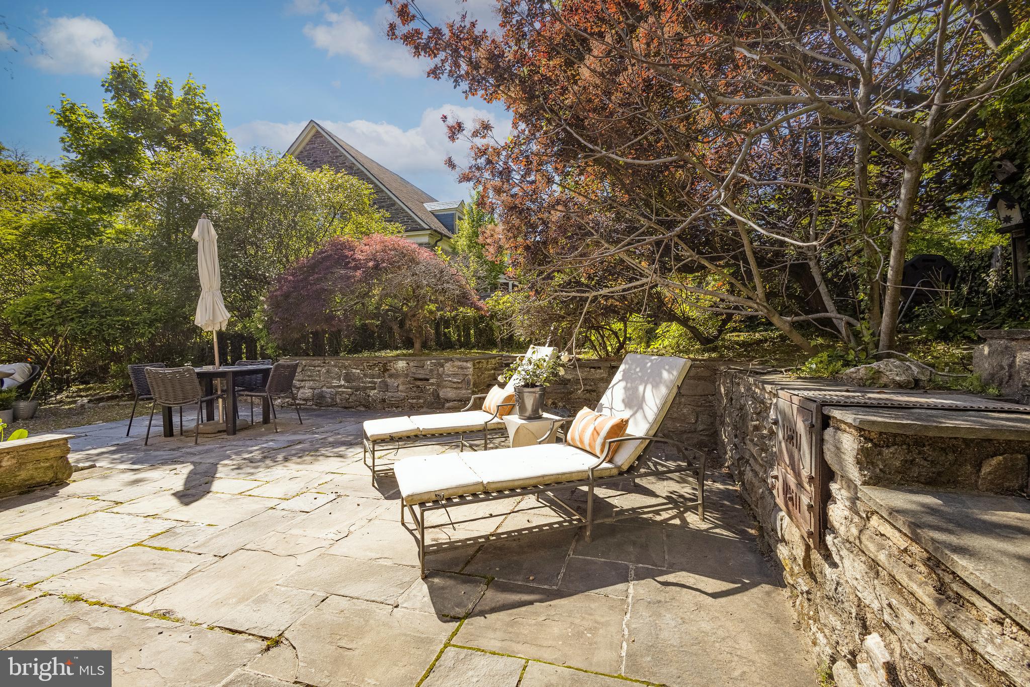 CHESTNUT HILL - Residential