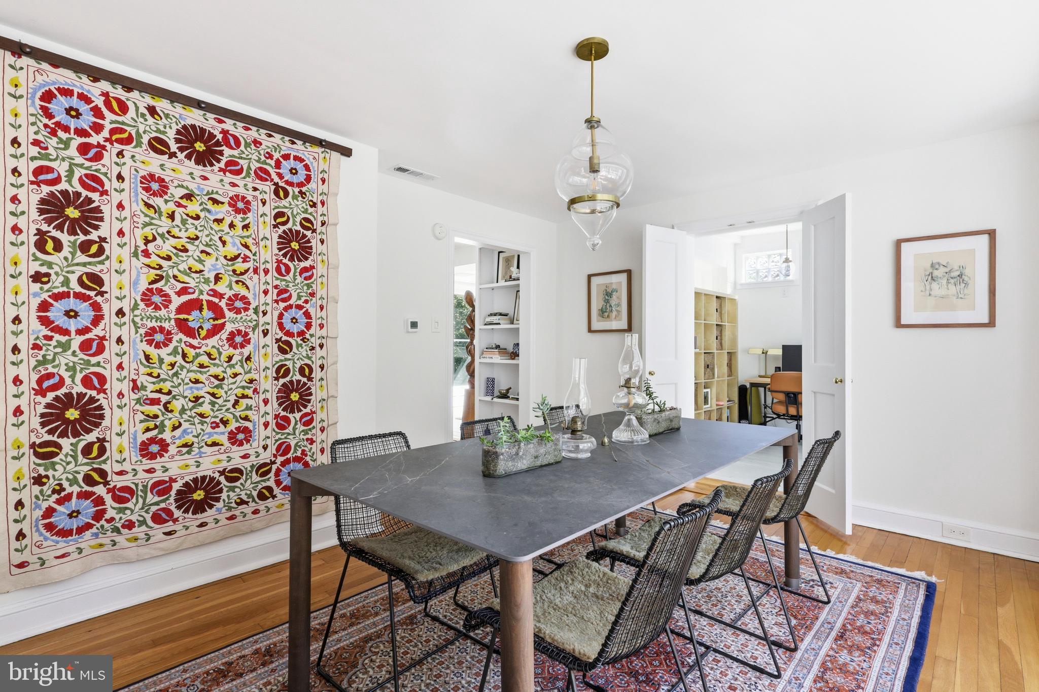CHESTNUT HILL - Residential