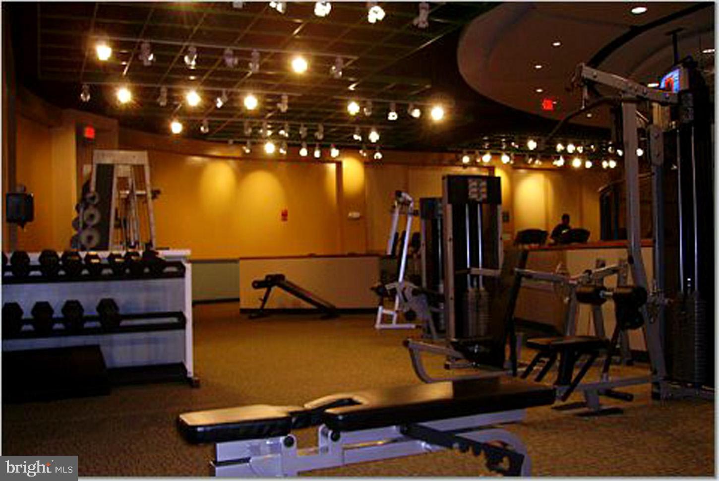 RIVER PLACE WEST - Residential