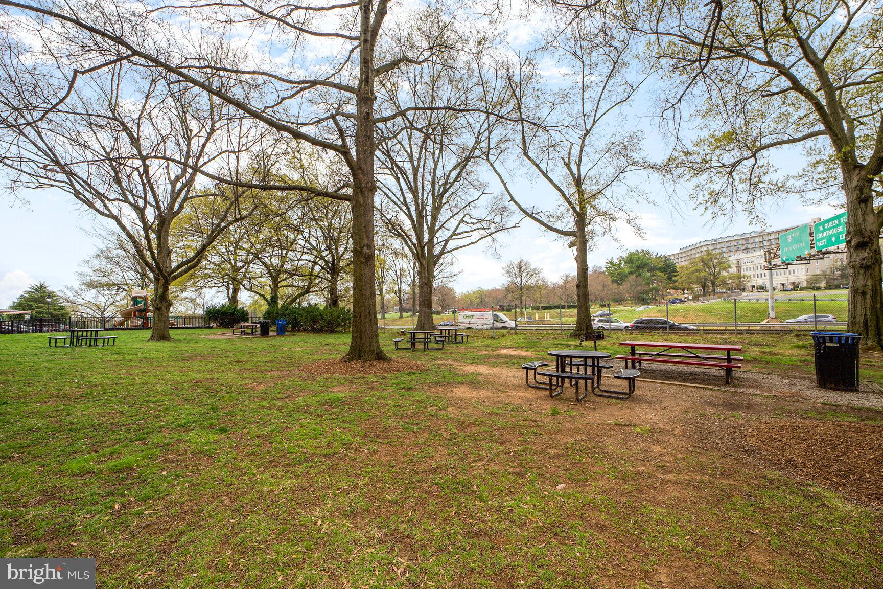 RIVER PLACE WEST - Residential