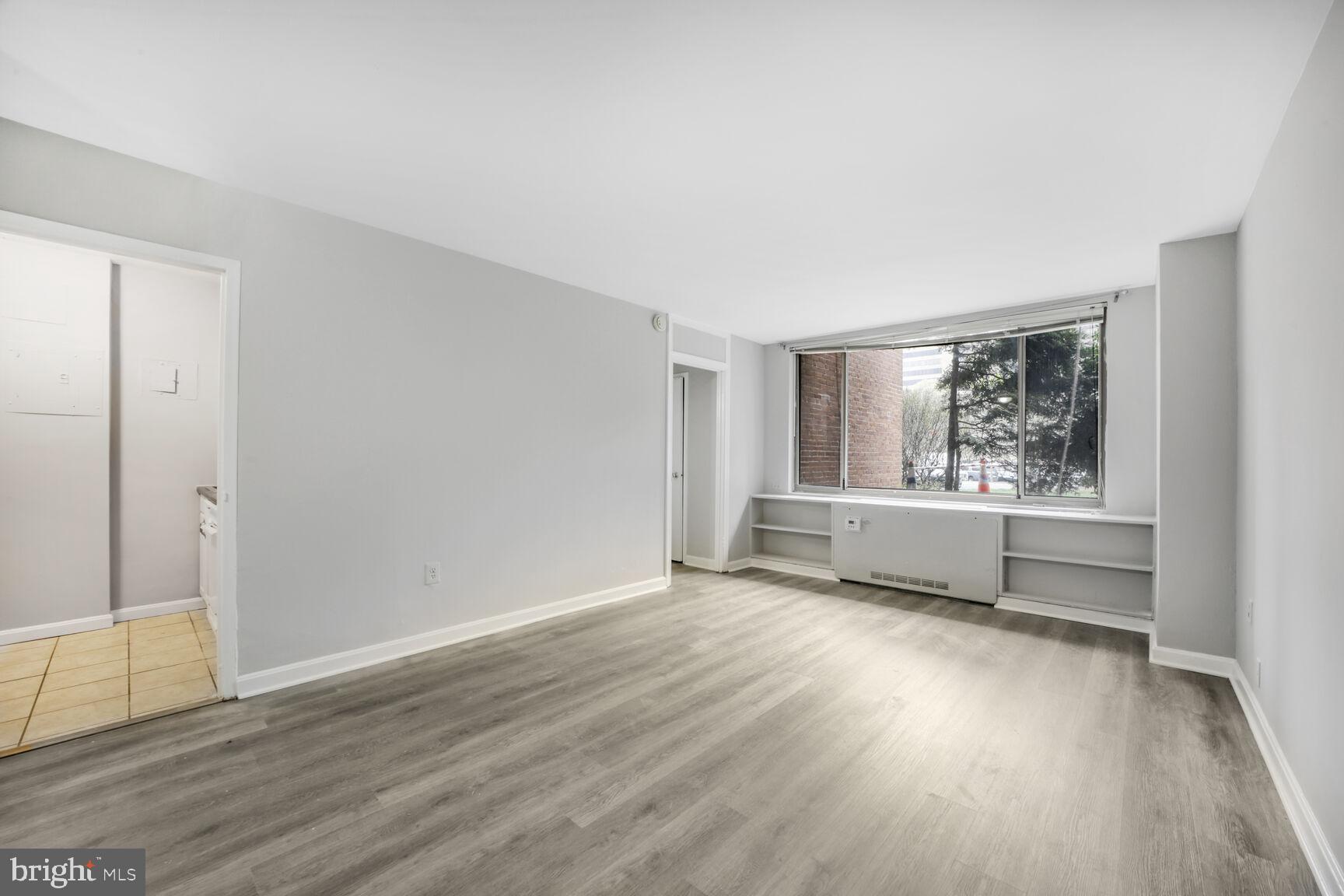 RIVER PLACE WEST - Residential