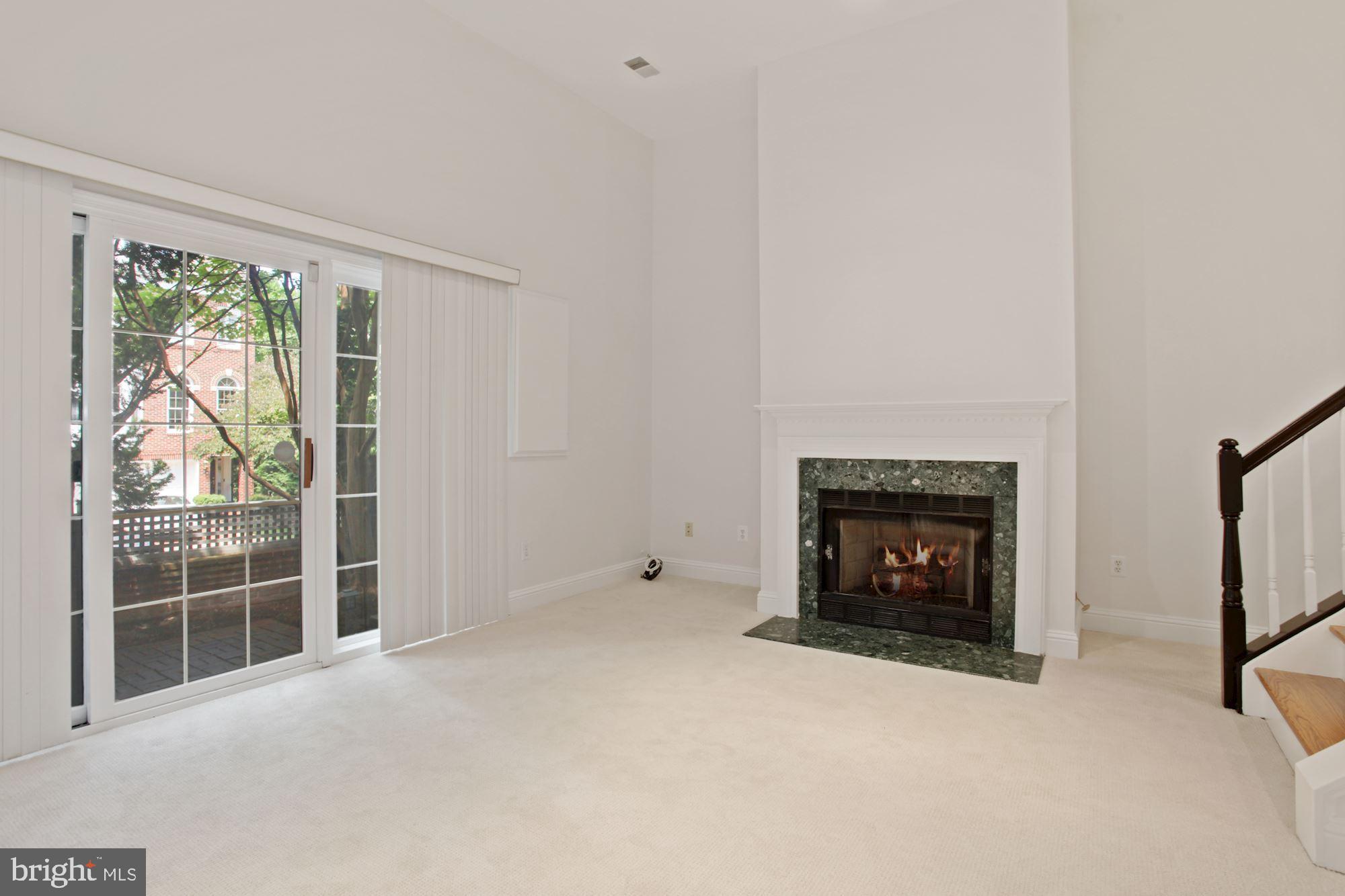 PALISADES PARK - Residential Lease